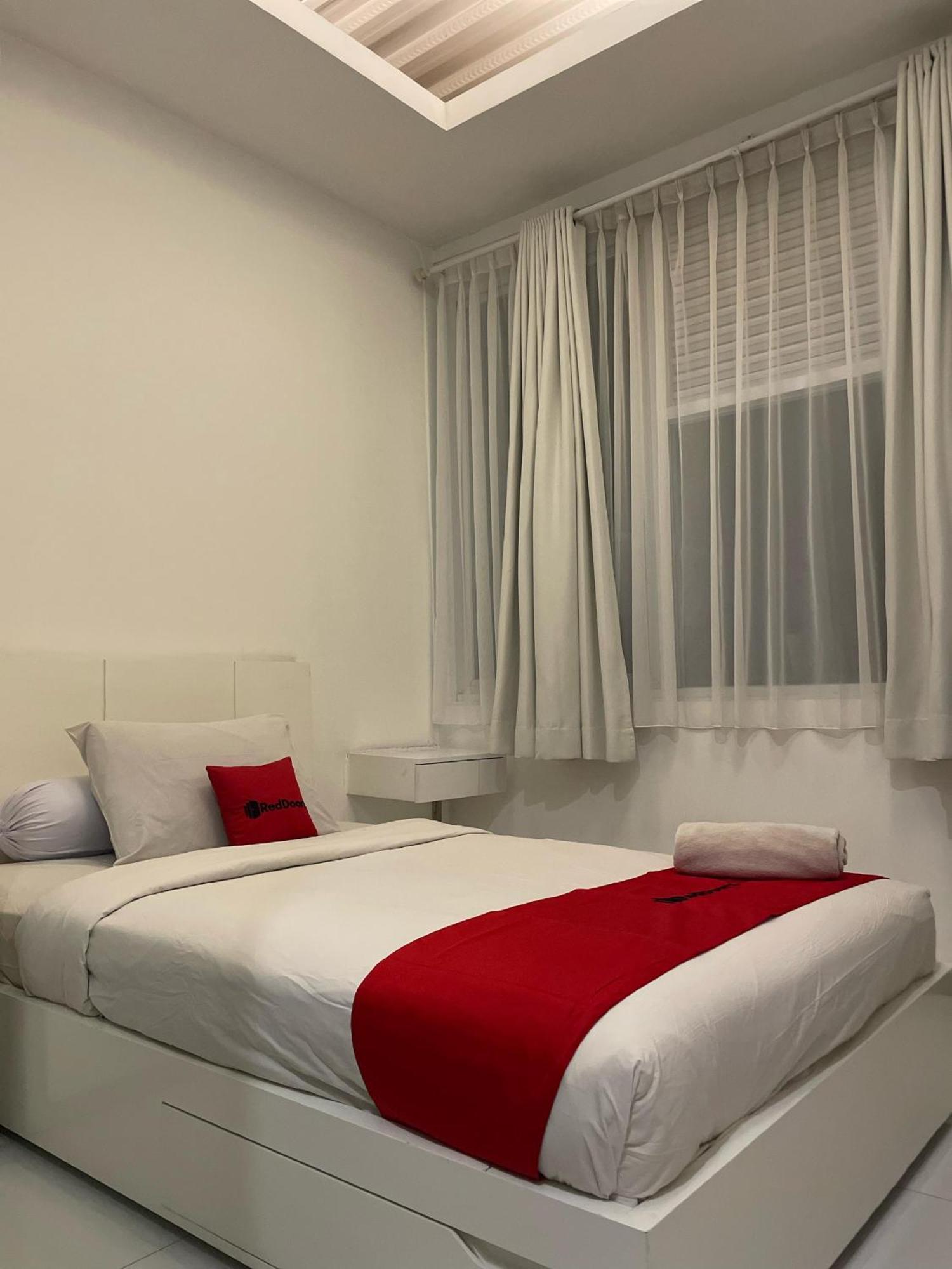 Reddoorz Plus Near Parahyangan University Bandung Kültér fotó