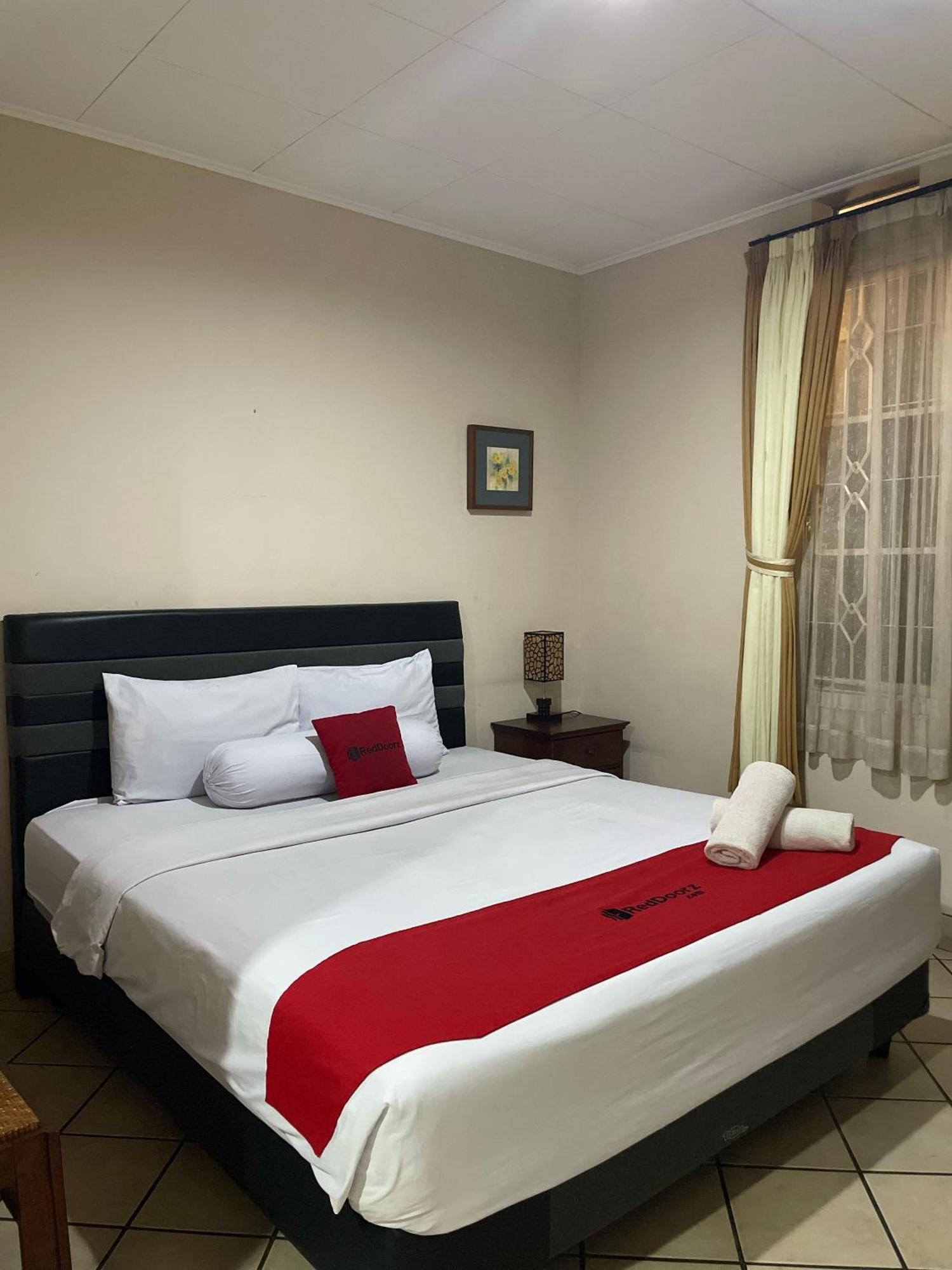 Reddoorz Plus Near Parahyangan University Bandung Kültér fotó