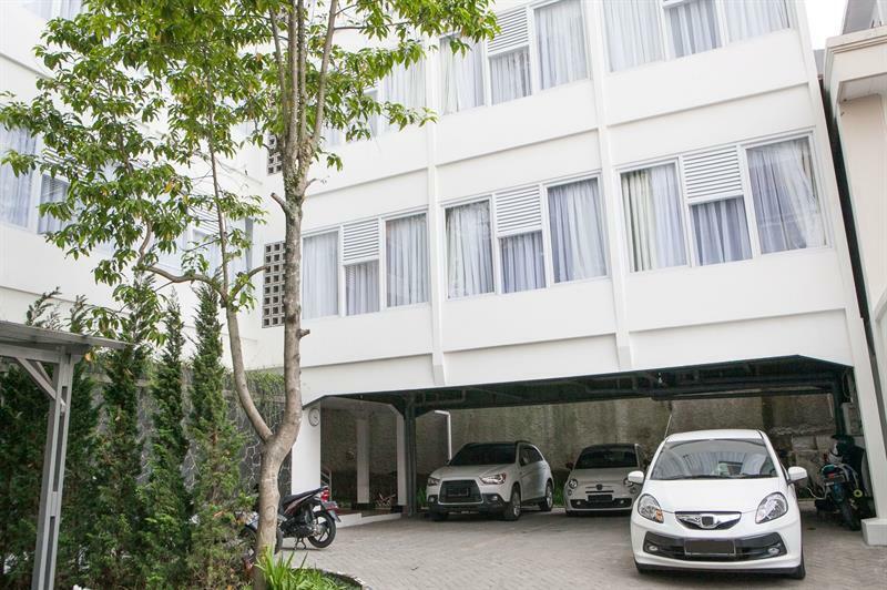 Reddoorz Plus Near Parahyangan University Hotel Bandung Kültér fotó